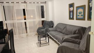 Rent Flat in Casco Antiguo. Alquiler piso, 4 dormitorios fachada al mar