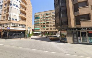 Lloguer Aparcament cotxe a San Mateo. Alquiler de plaza de garaje en el centro