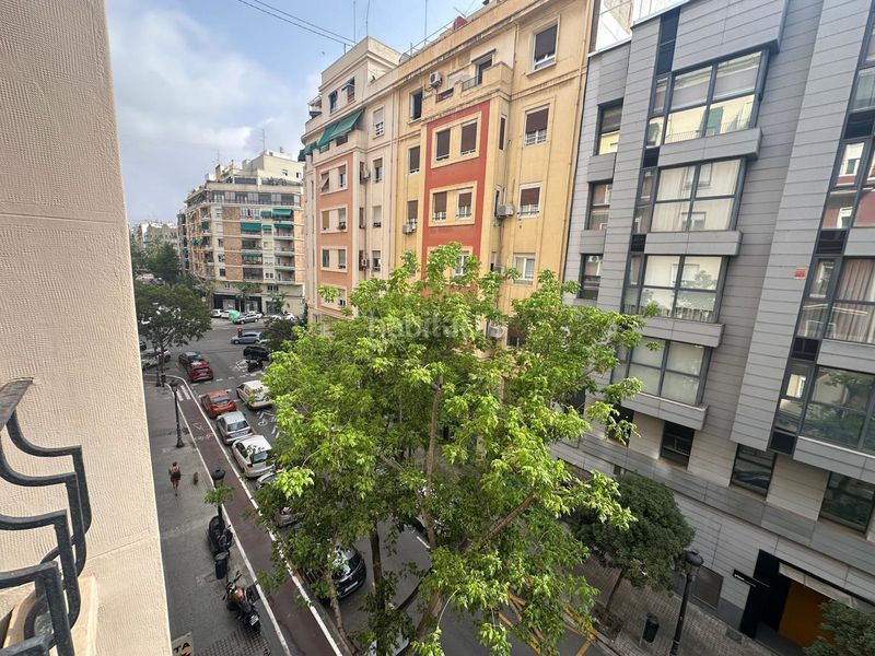 Foto f7ba22a1-4735-4e88-84eb-121e5f6ffbe9. Pis a Russafa Valencia