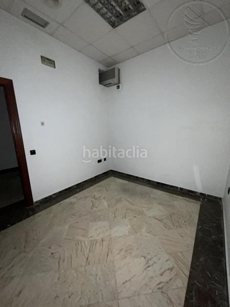 Foto a7a29feb-19af-4c45-9e3d-5b70d37a4829. Ufficio in Linarejos Linares
