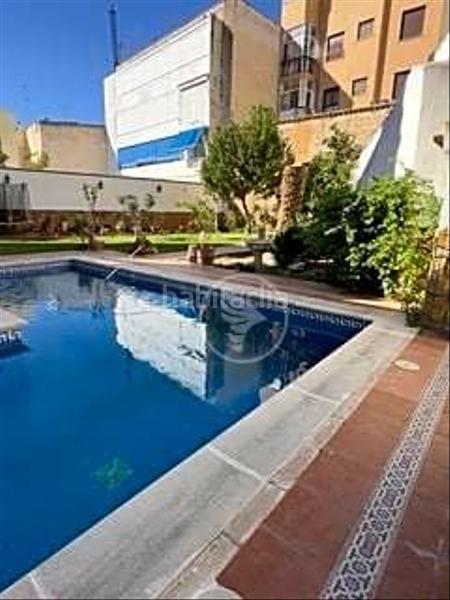 Foto 6b9e226d-0c36-4e66-b379-ac3186826b8e. House with parking pool in Centro ciudad Linares