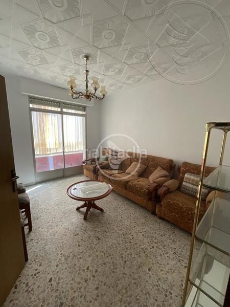 Foto ad859284-3c1c-47c5-a48f-7bd5b4a35465. Casa amb aparcament a Arrayanes Linares
