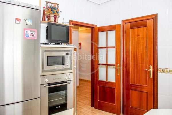 Foto 3c49fbe3-ae99-4693-8f6c-25d51cd60b1a. Casa amb aparcament a Torreblascopedro
