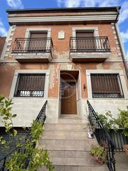 Haus  Valenzuela. Venta casa en avenida valenzuela