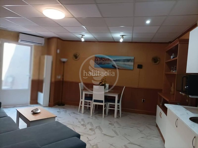 Foto 502ee090-a563-481a-bec9-a7c8e618bdd6. Casa amb piscina a Linarejos Linares