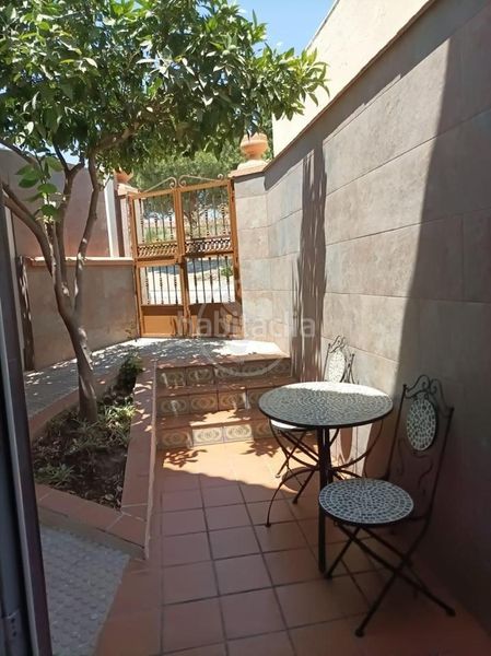Foto 9e7d92e9-87bf-449c-9d8c-1bac89bba9cf. Casa amb piscina a Linarejos Linares
