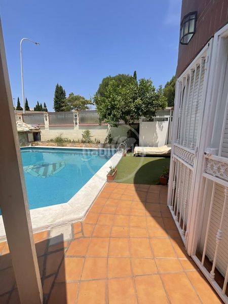 Foto f648c065-3a90-4b05-af82-09cb99fc213b. Casa amb piscina a Linarejos Linares