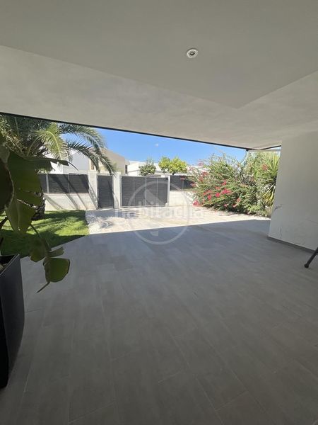 Foto c903cb57-d5ac-45f0-8fb3-28f5be62428f. Casa amb piscina a Linarejos Linares