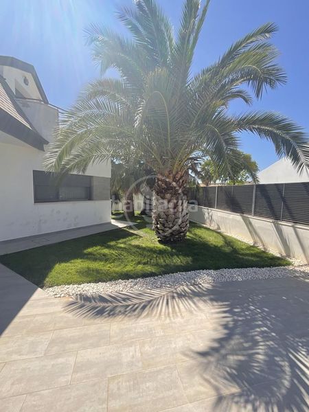 Foto f2315087-43ed-4d58-8c03-52a87fcec407. Casa amb piscina a Linarejos Linares