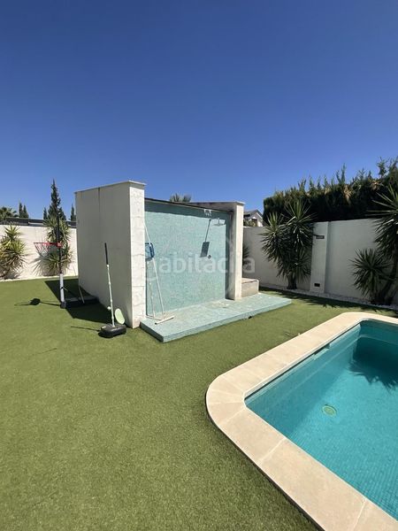 Foto f96710d8-57a4-4c54-8e9d-7f3d4a9ee3f1. Casa amb piscina a Linarejos Linares