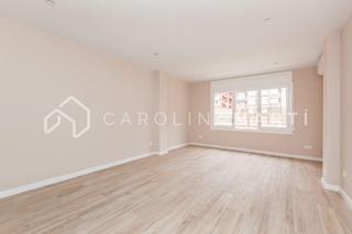 Location Appartement  Carrer de roger de llúria. Magnífica vivienda de 105 m²