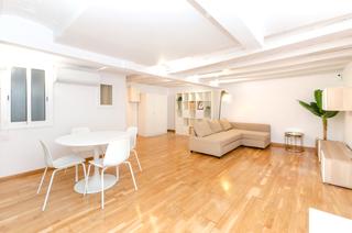 Flat  Carrer de muntaner. Piso reformado en l'esquerra de l'eixample, barcelona.