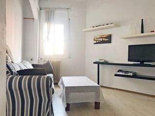 Location Appartement  Carrer de guillem tell. Presenta en exclusiva este piso en alquiler