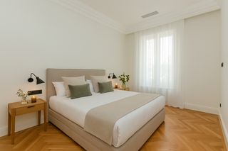 Alquiler Piso  Carrer de la reina victòria. 260 m² con 4 suites, parking en finca, conserjería y seguridad 2