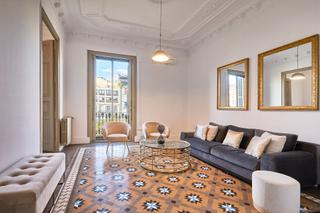 Miete Etagenwohnung  Passeig de grcia. Vivienda modernista de 240m con terraza y vistas a la pedrera