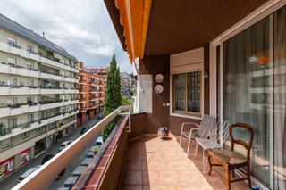 Miete Etagenwohnung  Carrer de pau alsina. Alquiler temporal en la calle pau alsina
