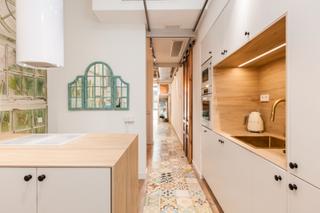 Appartement  Carrer de còrsega. Oasis, recién reformado, con terraza-jardín, estudio independien