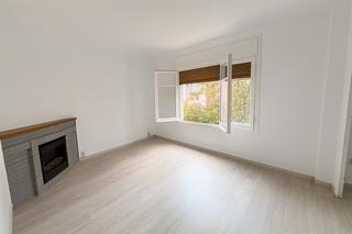 Etagenwohnung in Carrer de Mandri