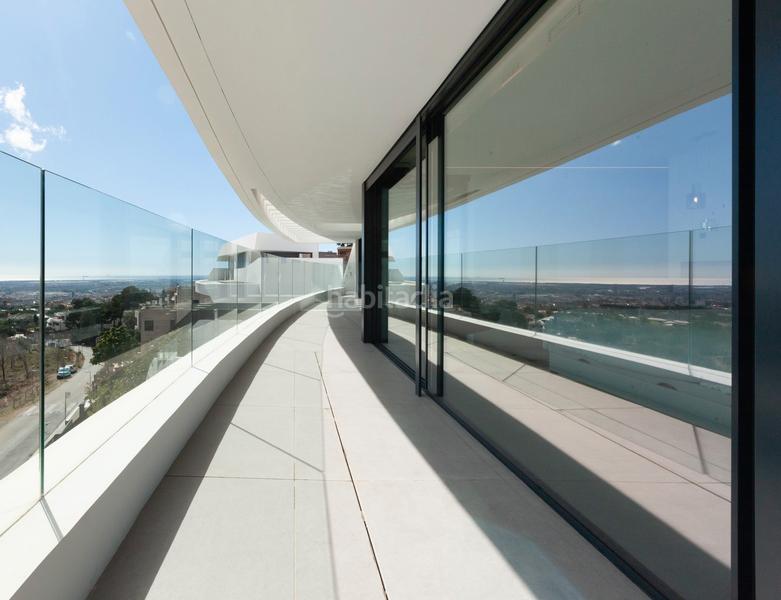 Foto b3e1aaaf-560a-43be-9105-e72b2ae0db9e. Location maison avec chauffage parking piscine dans Esplugues de Llobregat