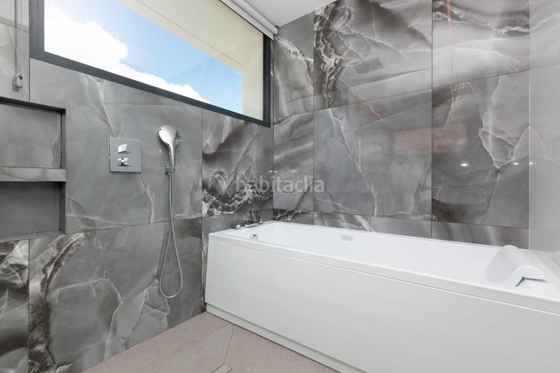 Foto a727ec3a-ceed-451a-b8f3-c2fd9f09d959. Rent house with heating parking pool in Finestrelles Esplugues de Llobregat