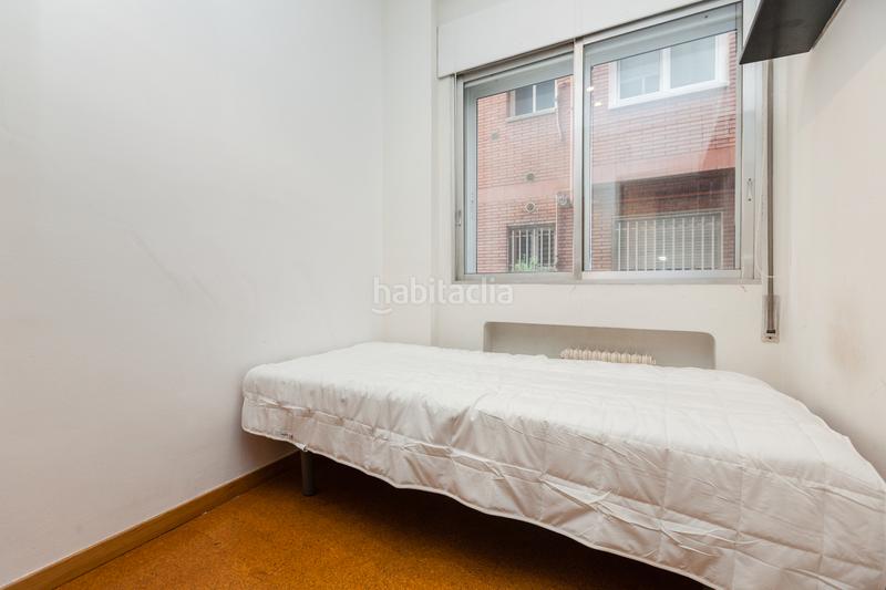 Foto d681b945-b858-40a4-9eda-184f338fd6c0. Alquiler piso av. república argentina – piso amplio y luminoso con 4 habitaciones en Barcelona