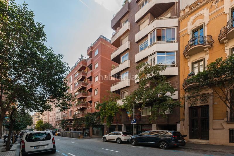 Foto f1666bf6-da44-4aaa-94fc-511867f223c8. Alquiler piso av. república argentina – piso amplio y luminoso con 4 habitaciones en Barcelona
