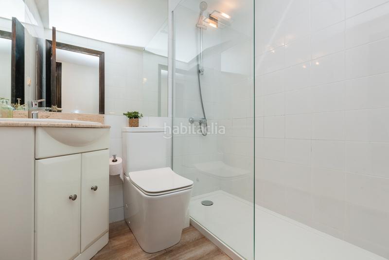 Foto f3c8cfe8-7173-410b-a0b2-6cf7cd81b7ec. Alquiler piso av. república argentina – piso amplio y luminoso con 4 habitaciones en Barcelona