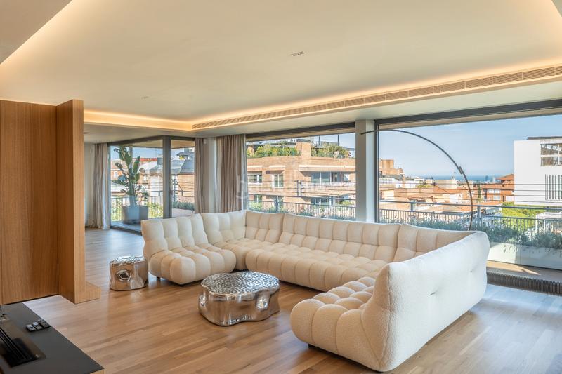 Foto b0a3491a-c656-4ac6-a573-564c82ab9d9e. Lloguer àtic amb calefacció aparcament a Sant Gervasi - Bonanova Barcelona