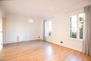 Appartement  Carrer de casp. Oportunidad inversión - encanto clásico y luz natural en eixampl