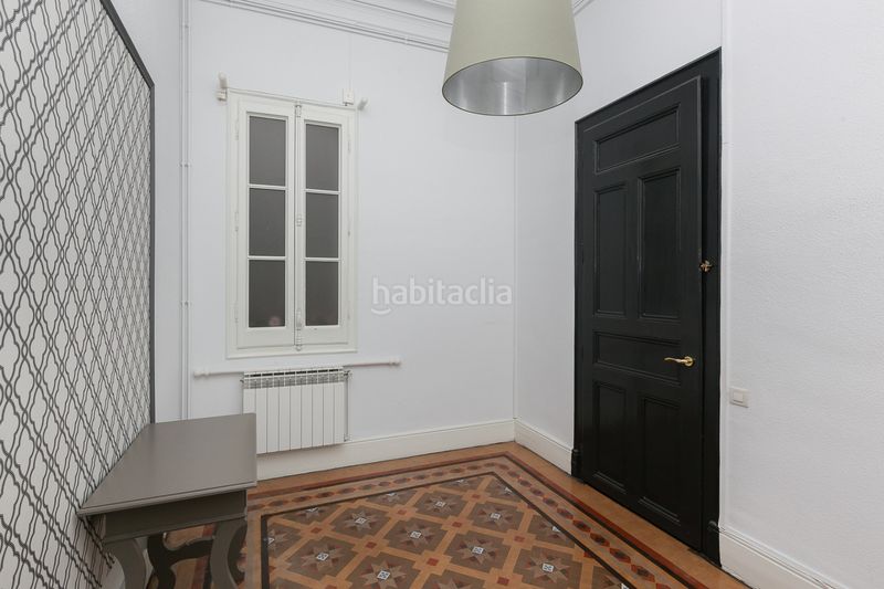 Foto 2552771b-6524-4152-8d17-6115291a250f. Pis amb xemeneia calefacció a Dreta de l´Eixample Barcelona