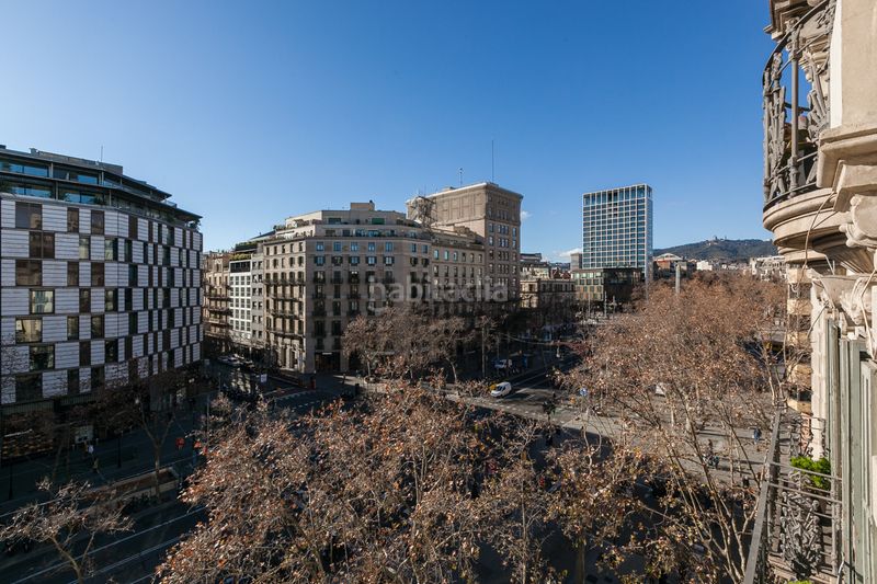 Foto 2556209a-265d-4df4-89fc-d961392aa823. Pis amb xemeneia calefacció a Dreta de l´Eixample Barcelona