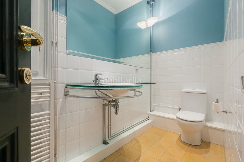 Foto 5ade0ef1-3ef4-4674-836c-d6921ebb60f6. Pis amb xemeneia calefacció a Dreta de l´Eixample Barcelona