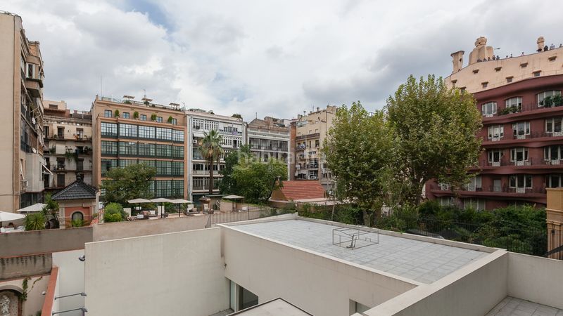 Foto 758a30df-90de-47f3-9654-ddea80551dc5. Pis amb xemeneia calefacció a Dreta de l´Eixample Barcelona