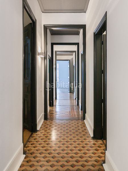 Foto 7d77d1fd-7c2e-466f-967b-ad127bad969d. Pis amb xemeneia calefacció a Dreta de l´Eixample Barcelona