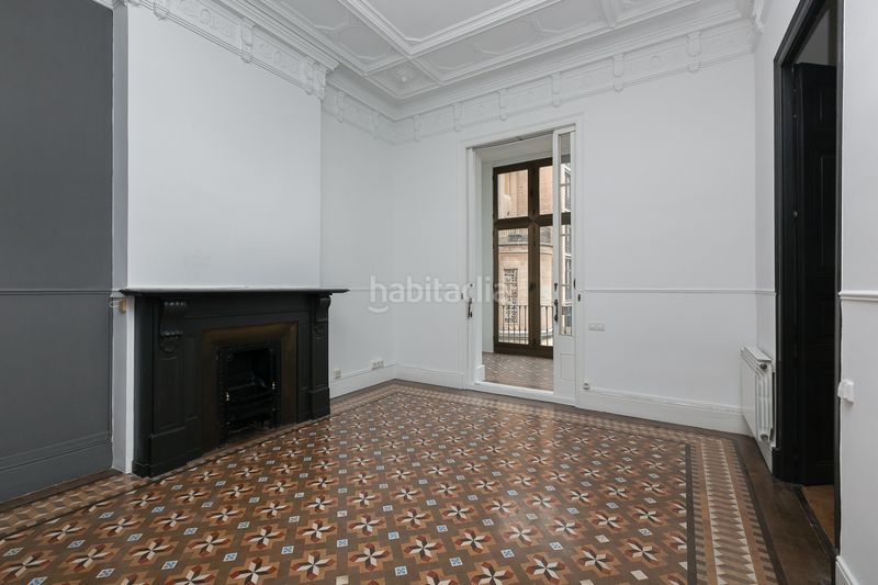 Foto 891d929c-f280-4a45-b3ee-ab6f5c95ede9. Pis amb xemeneia calefacció a Dreta de l´Eixample Barcelona