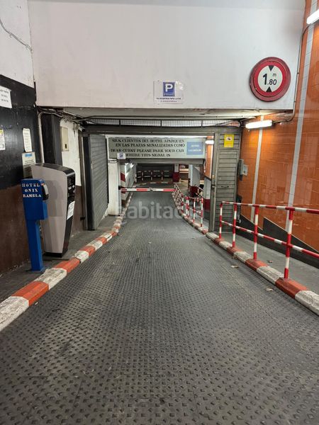 Foto 7172709d-6c0b-423d-8014-c08d8a6baa0b. Aparcament cotxe a Dreta de l´Eixample Barcelona
