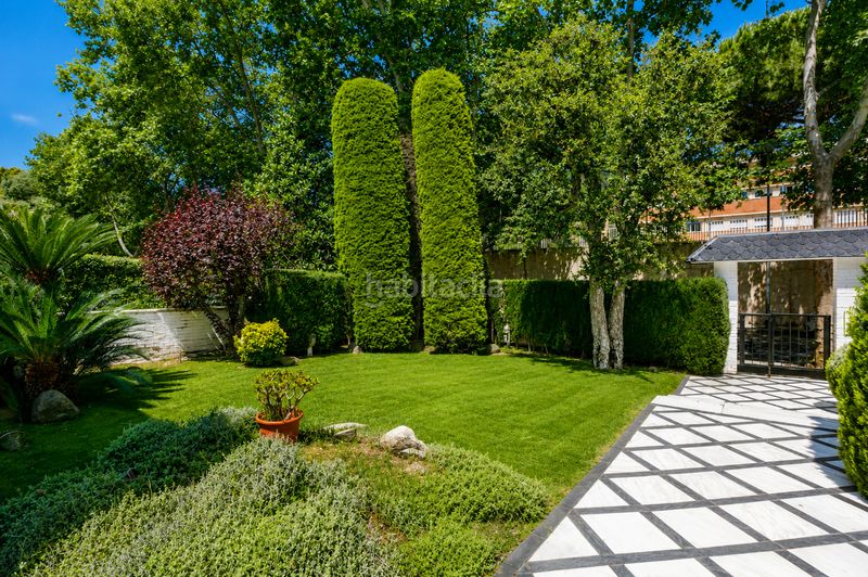 Foto 82813fec-8243-40cf-b0a7-4967131594d6. Casa amb aparcament piscina a Pedralbes Barcelona