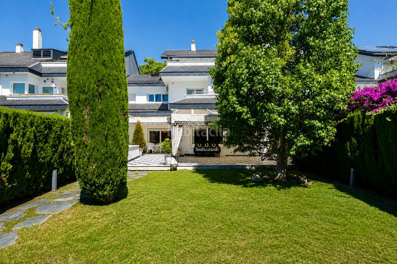 Foto de28e186-a6f8-4c6c-abcc-d4db21542c36. Casa amb aparcament piscina a Pedralbes Barcelona