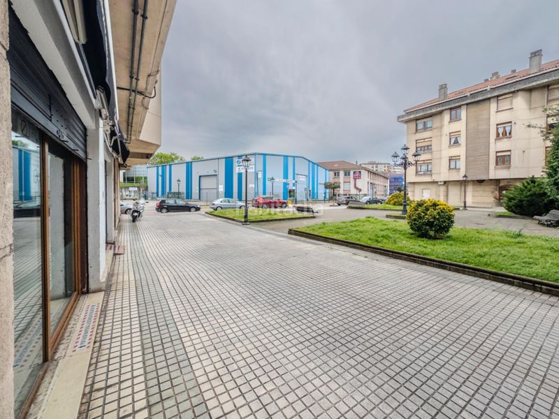 Foto d1b96b87-35d4-47e7-887a-7b7e650f1d75. Local comercial a Maliaño Camargo