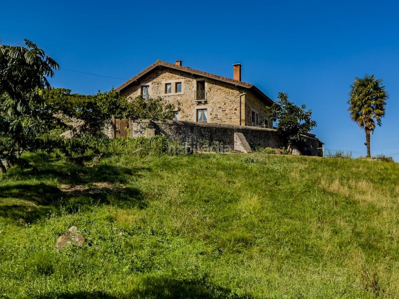 Foto 02e65648-eccb-4248-96f9-a04f3e160734. Casa amb calefacció aparcament a Polanco