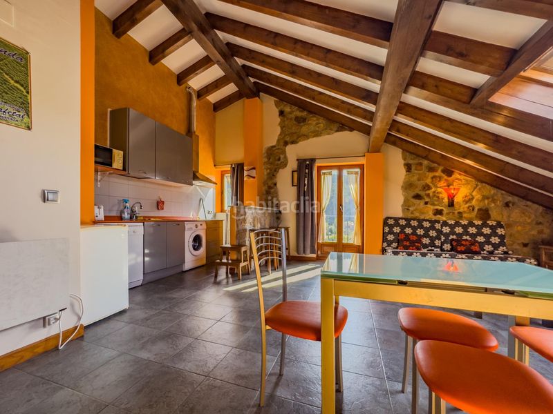 Foto 4d397d84-e543-4a26-b6d1-05ae99d0f385. Casa amb calefacció aparcament a Polanco