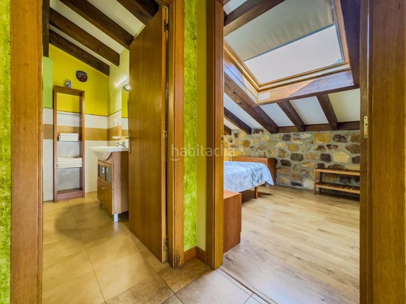 Foto bd973e23-942c-4d3b-a241-91d2a0d2e8c0. Casa amb calefacció aparcament a Polanco