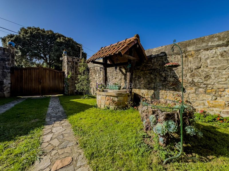 Foto c2f7256e-742e-473e-9953-ab004a66d56a. Casa amb calefacció aparcament a Polanco