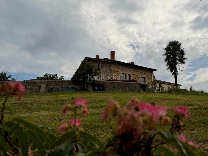 Foto d5b18635-39b5-462d-873b-25b339bfaa23. Casa amb calefacció aparcament a Polanco