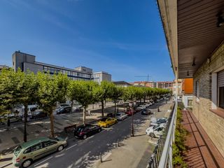 Pis  Avenida de españa. Espacioso y confortable piso en torrelavega.