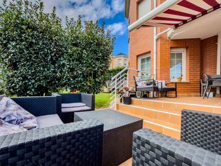Haus  Calle rebollar. Chalet independiente con jardin a 10 minutos de santander