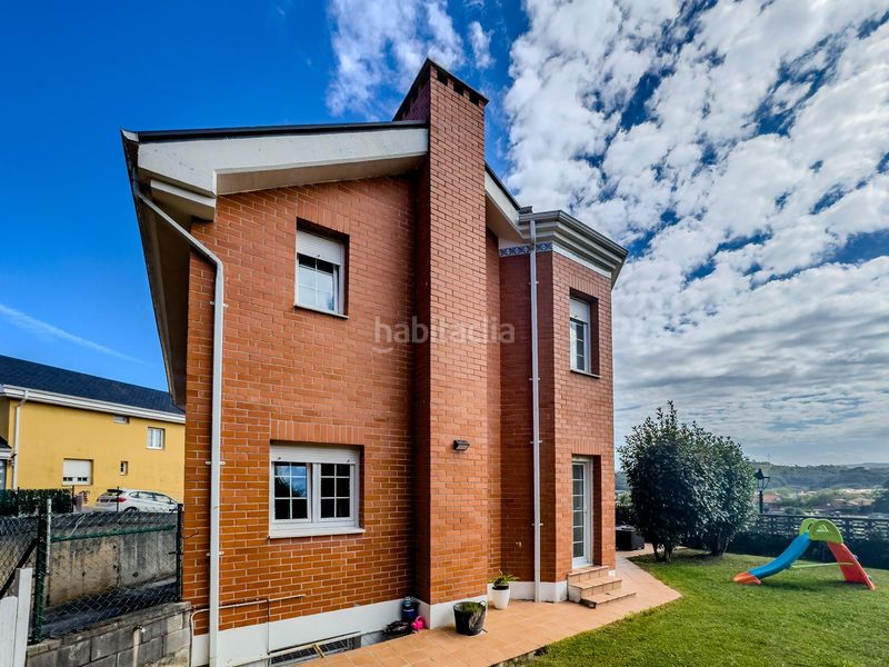 Foto a97bb173-53a4-410e-920f-f023ba04a06e. Casa amb calefacció aparcament a Igollo Camargo