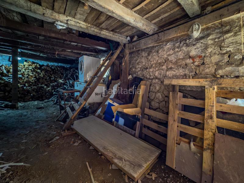 Foto 092e5027-977b-44f3-a356-d07996bff6c0. Casa adossada a Polaciones