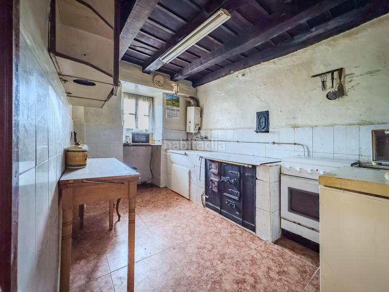 Foto f7136538-fd38-4e2c-ab4a-077de5cf5bfb. Casa adossada a Polaciones