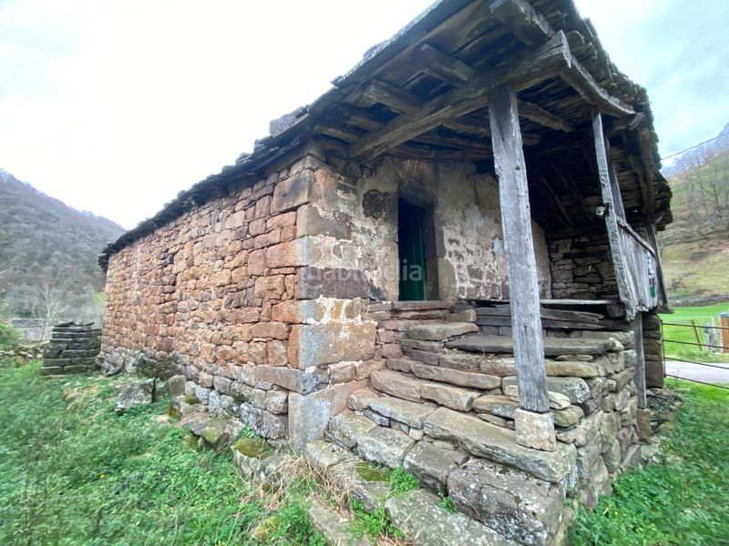 Foto 4d3c3578-ae07-4883-ad9d-3a70076632de. Casa adossada a Vega de Pas
